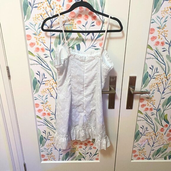 Dreamy & Feminine: Shein White Eyelet Lace Mini Dress - Size M 🤍 - Picture 7 of 8